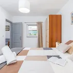 Prázdninový dům Eco House Corinne Peroj