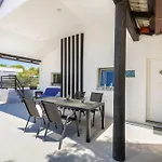Eco House Corinne
