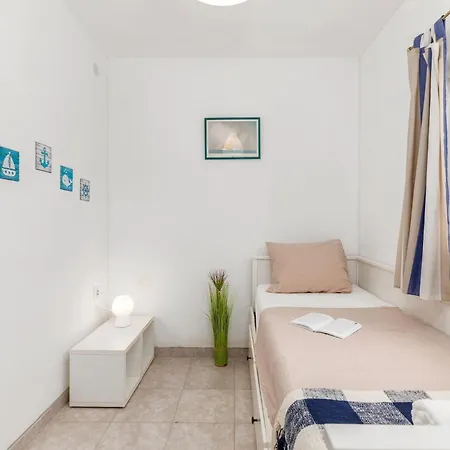 Eco House Corinne 別荘 ペロイ