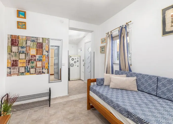 Eco House Corinne * Peroj