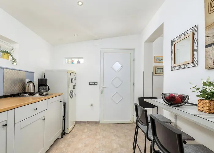 Eco House Corinne 페로이